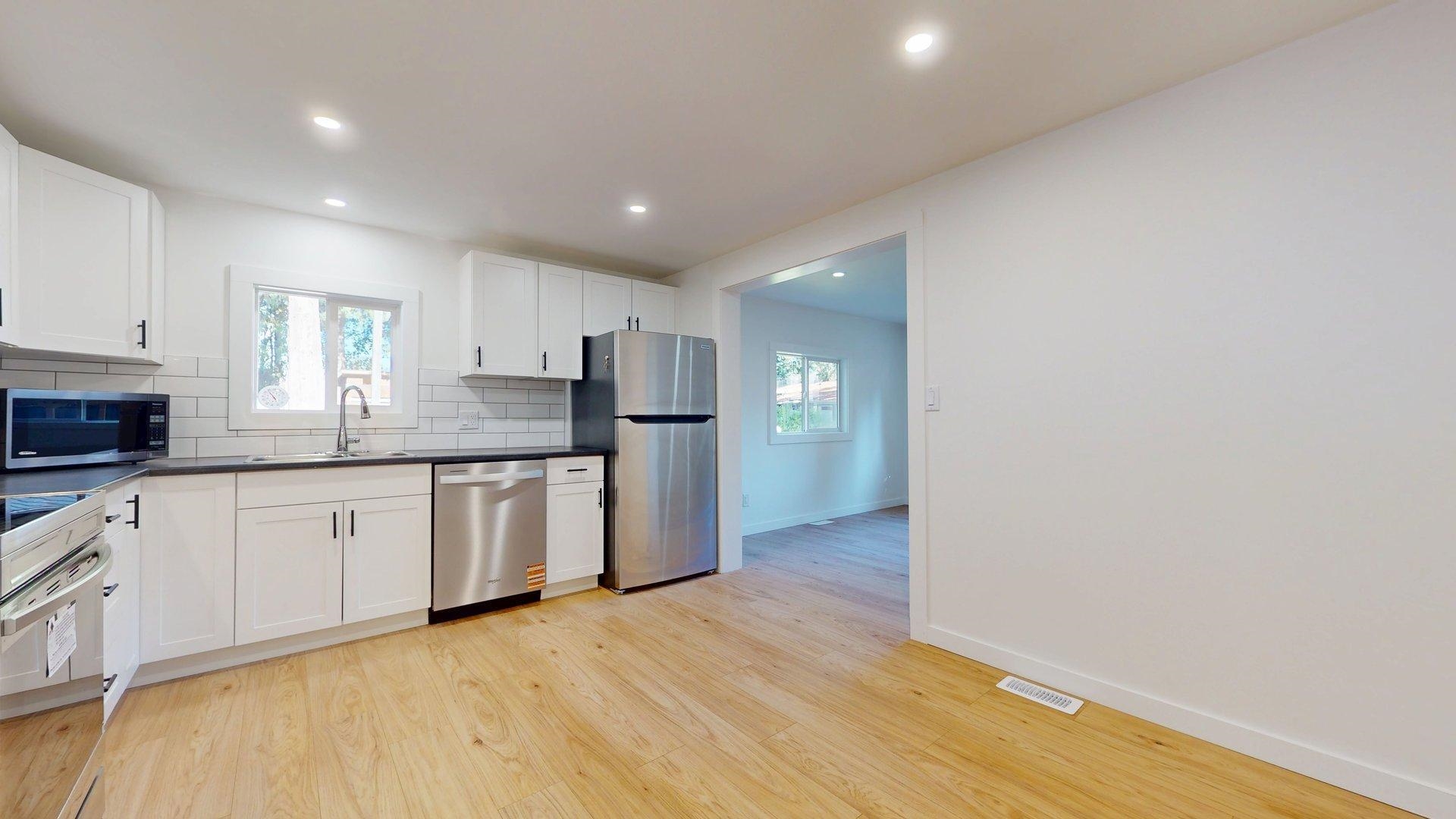 172 1830 MAMQUAM ROAD