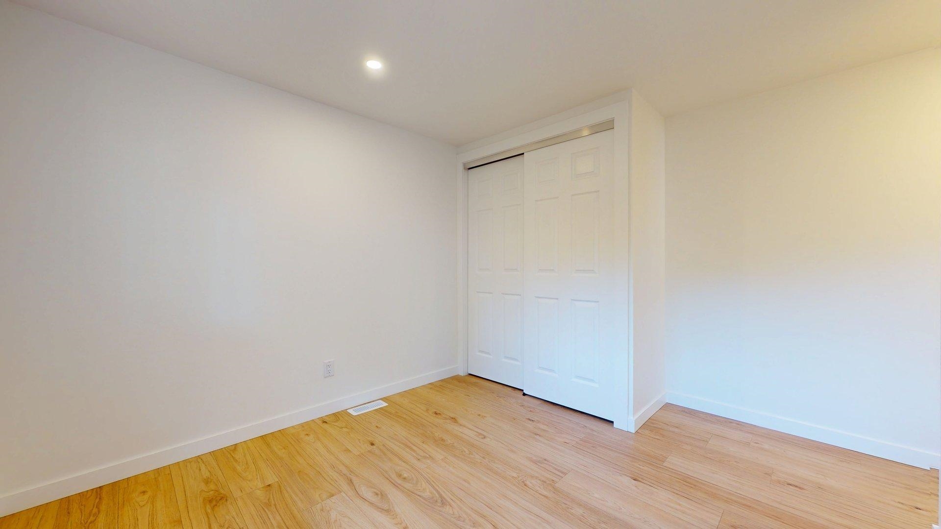 172 1830 MAMQUAM ROAD