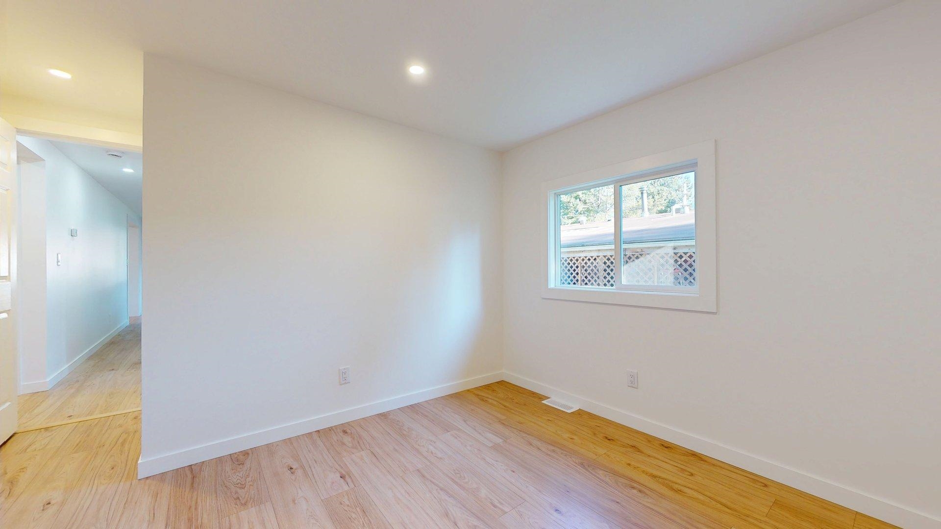 172 1830 MAMQUAM ROAD