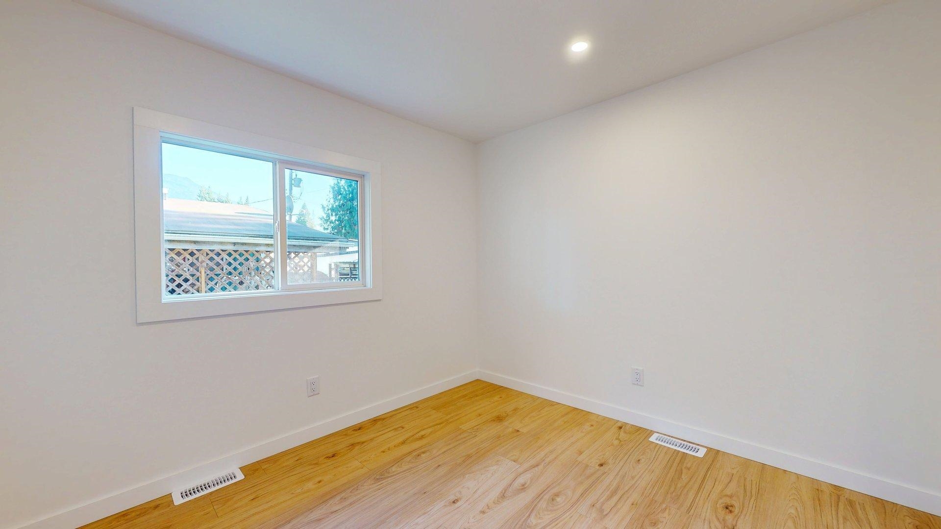 172 1830 MAMQUAM ROAD