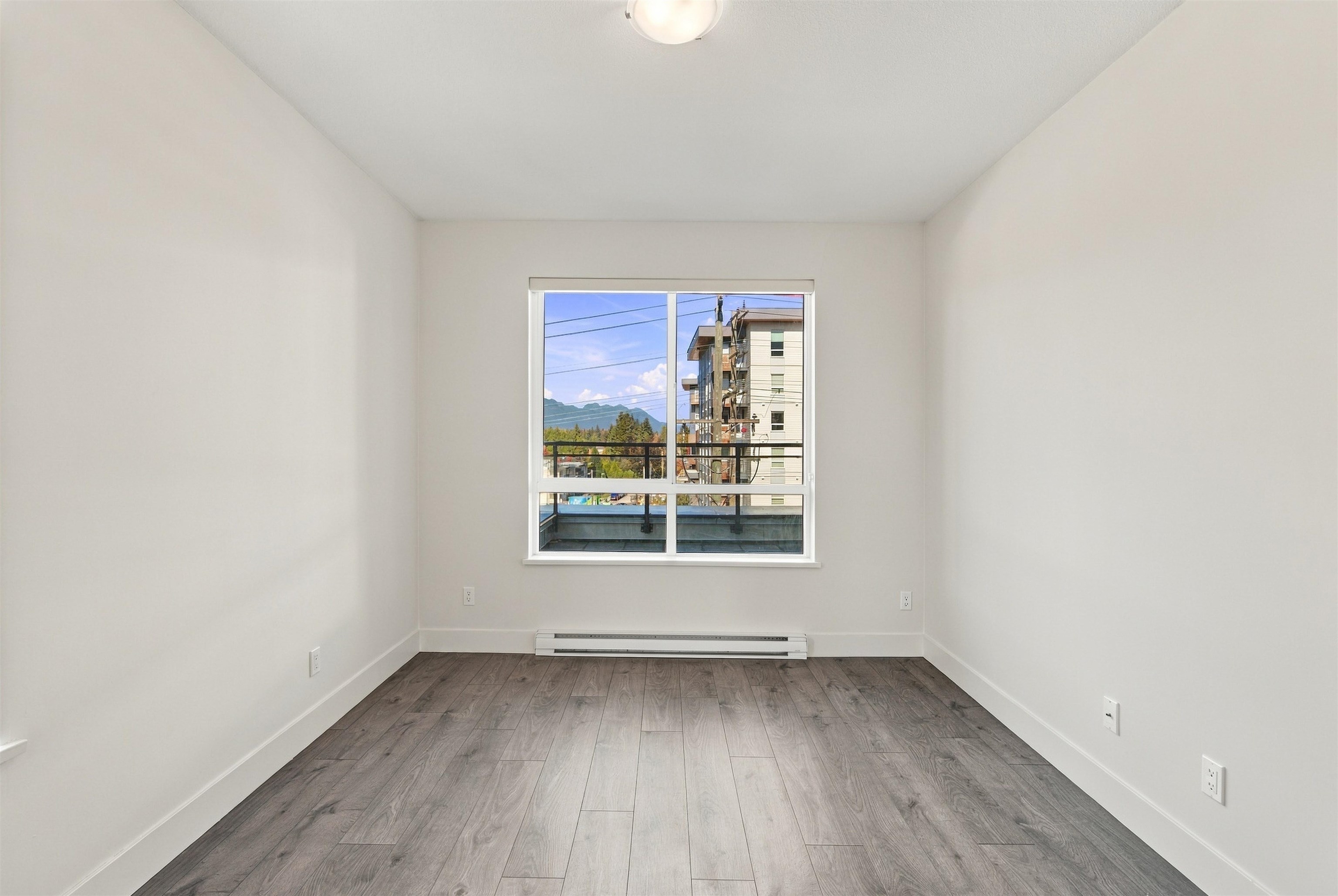 410 630 COMO LAKE AVENUE