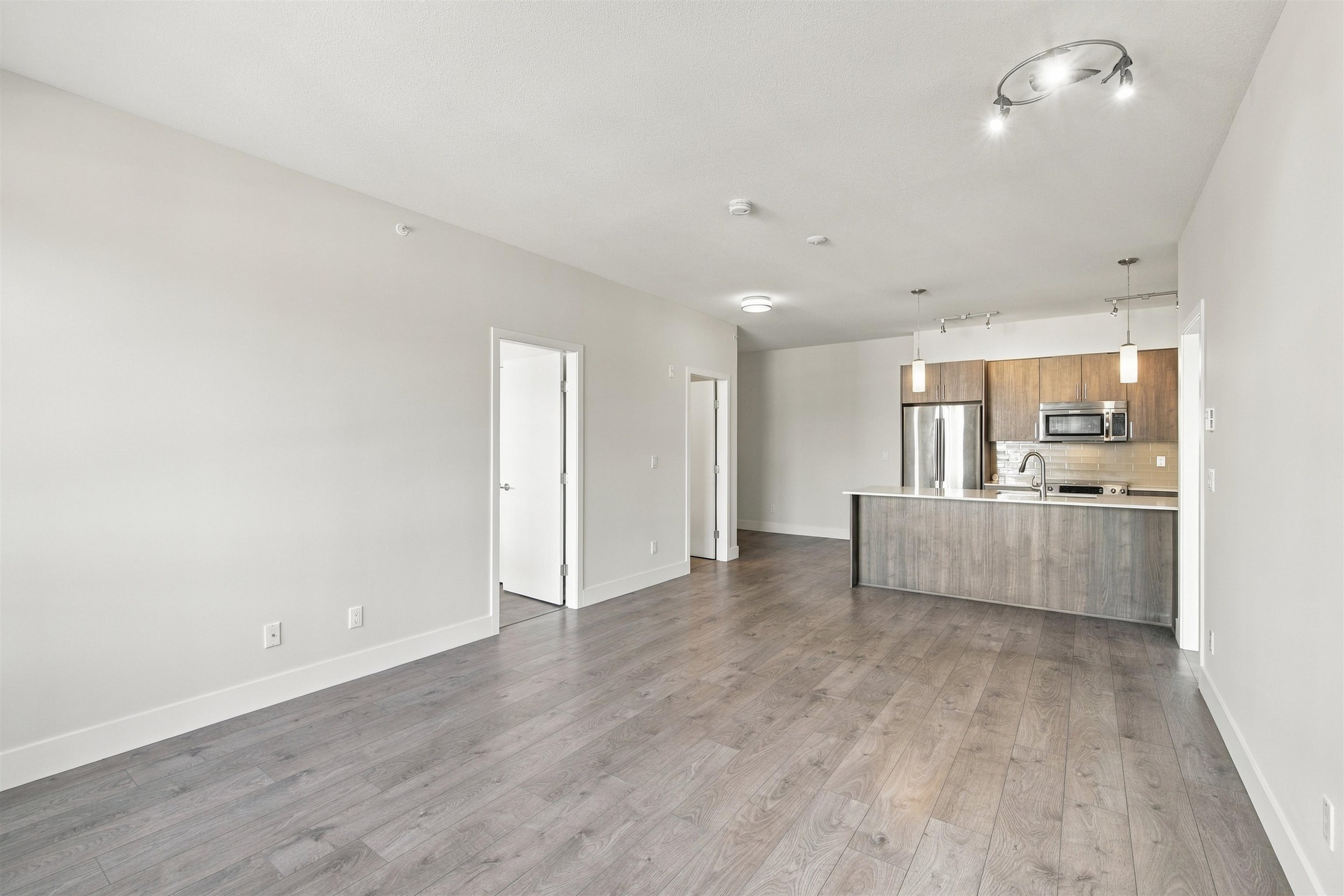 410 630 COMO LAKE AVENUE