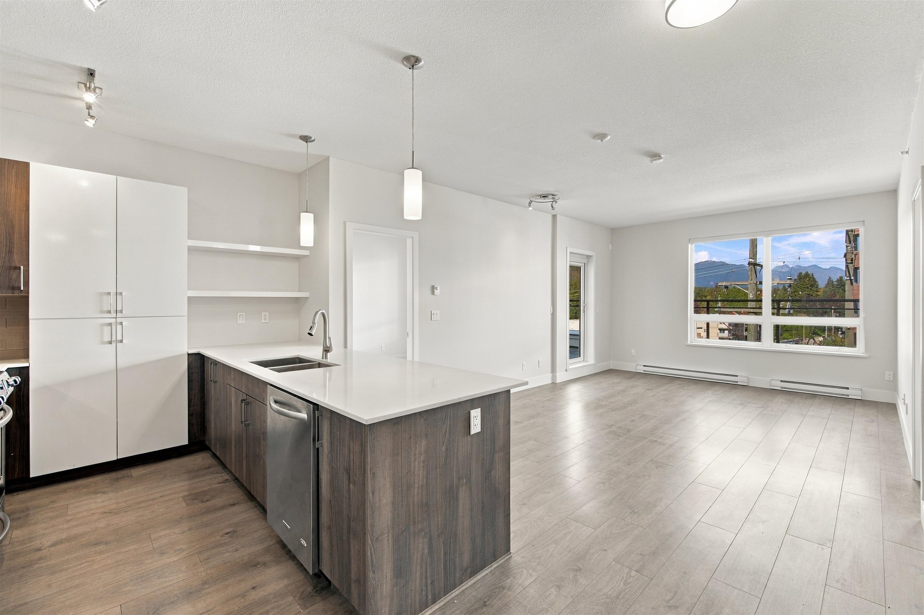 410 630 COMO LAKE AVENUE