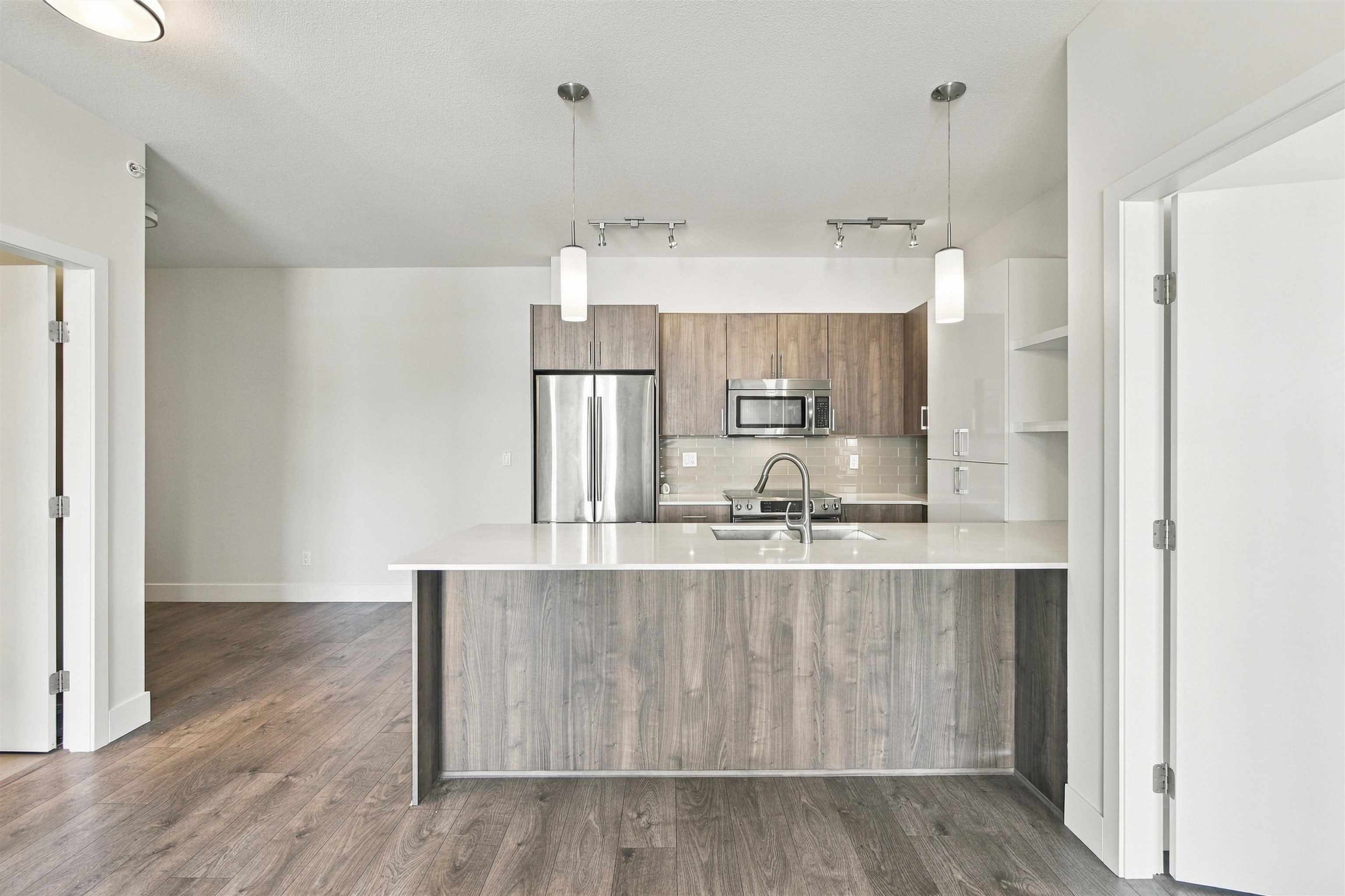 410 630 COMO LAKE AVENUE