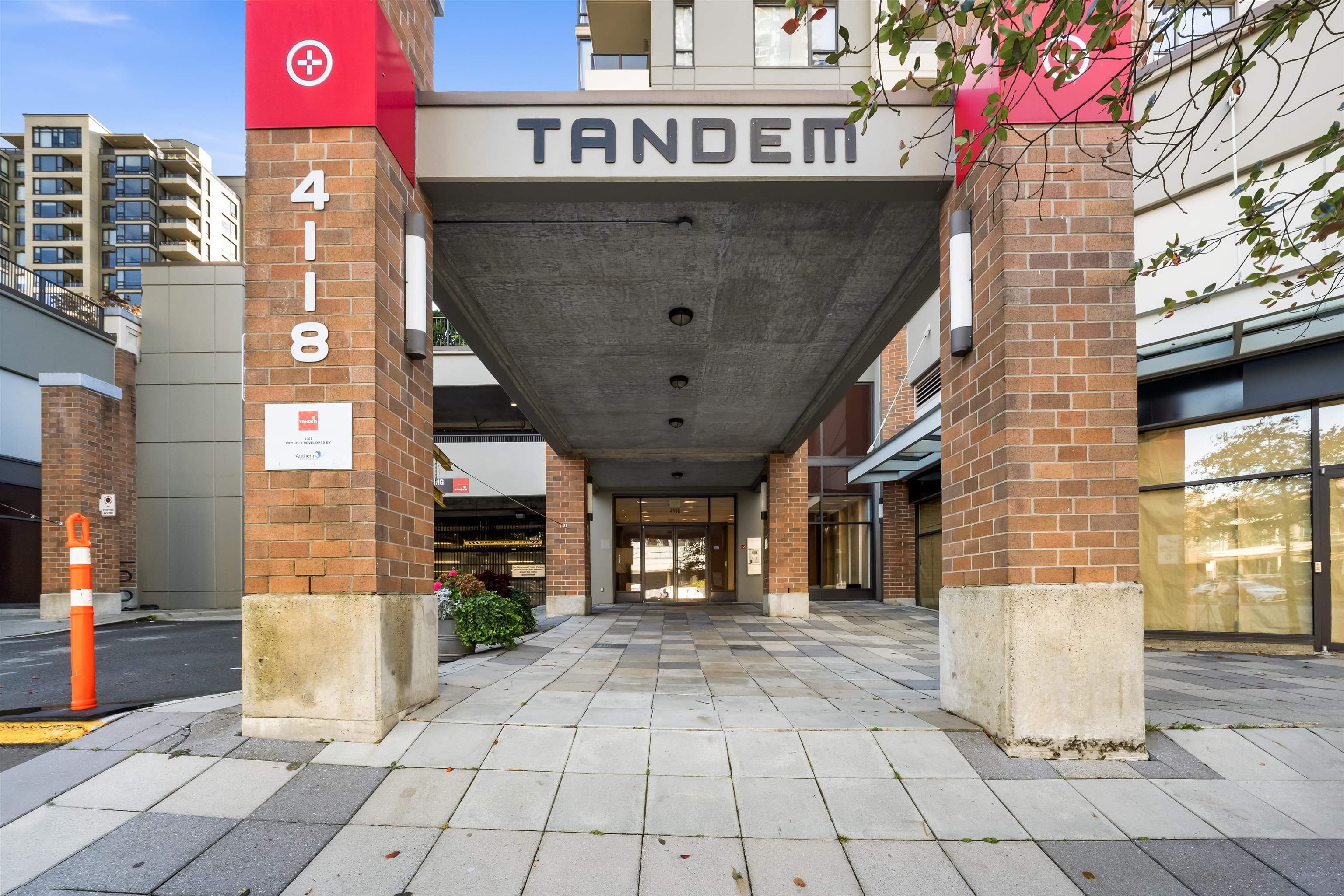 1807 4118 DAWSON STREET