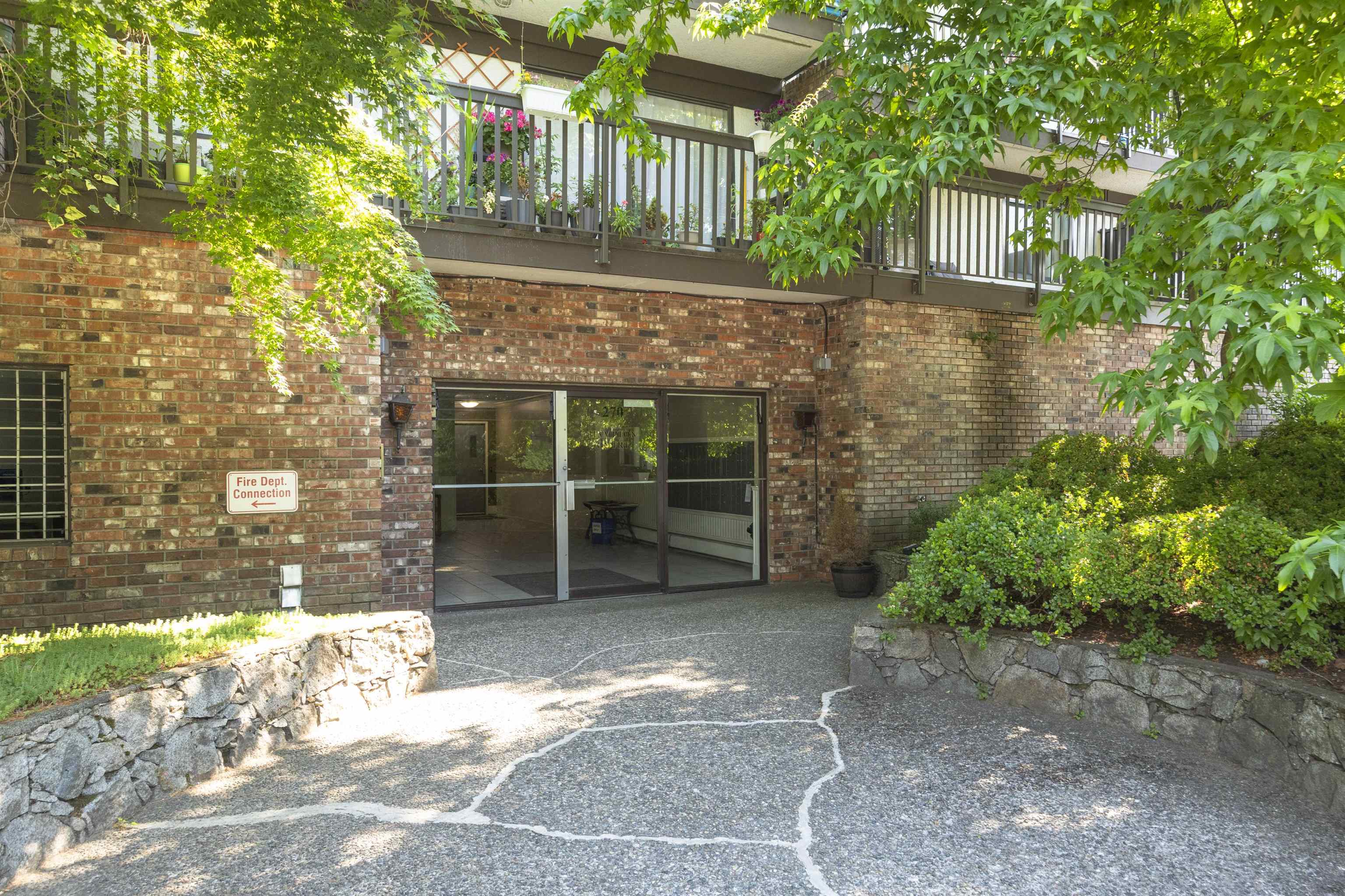 203 270 W 3RD STREET