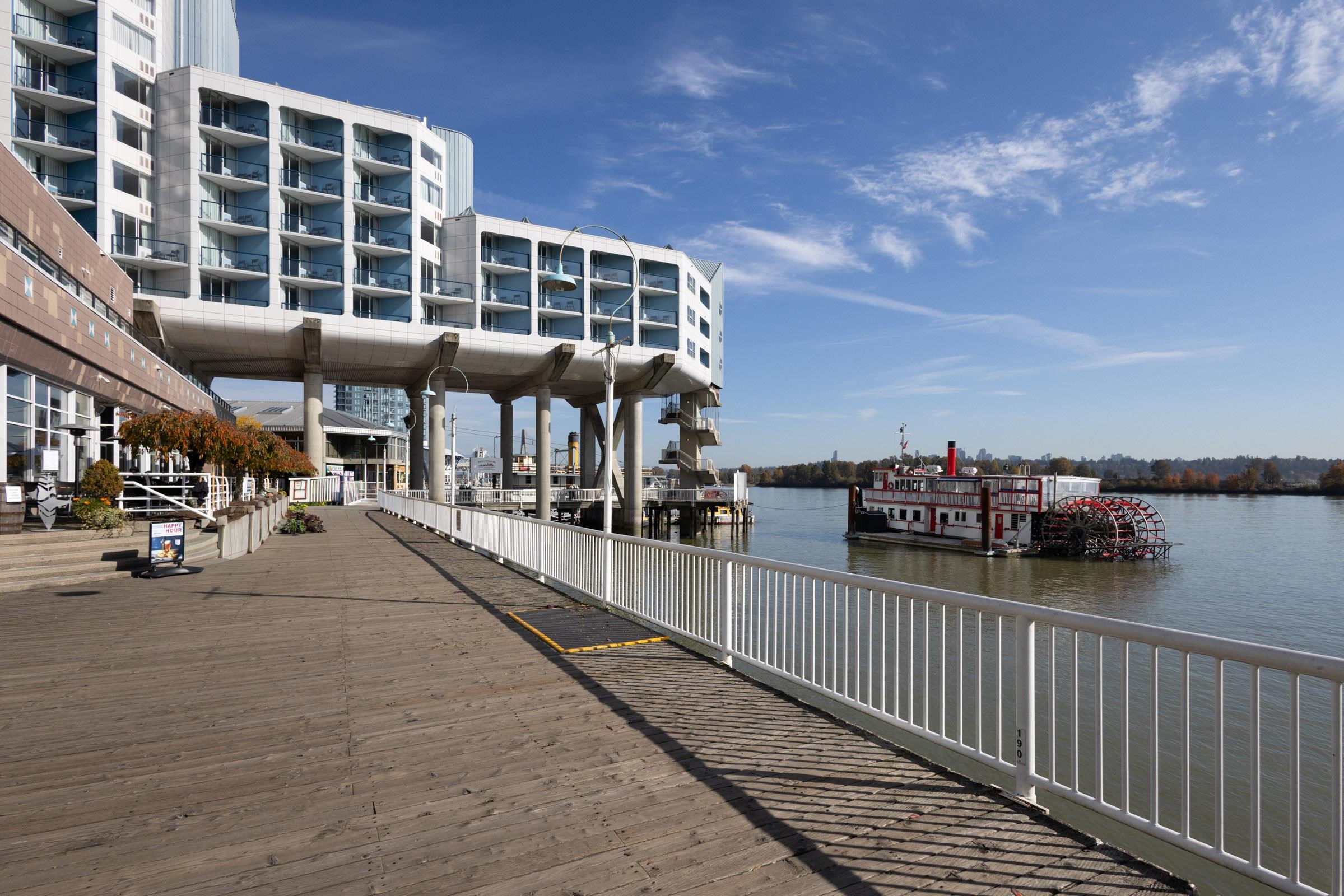 1607 908 QUAYSIDE DRIVE