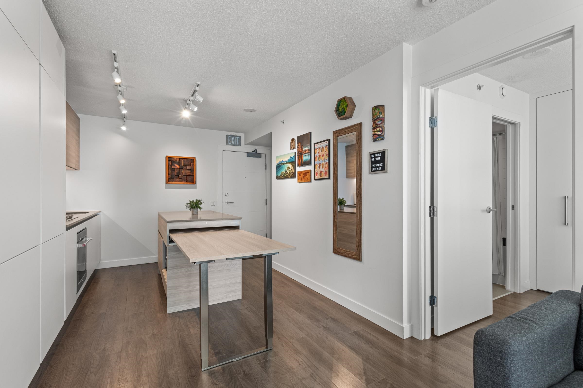 1607 908 QUAYSIDE DRIVE