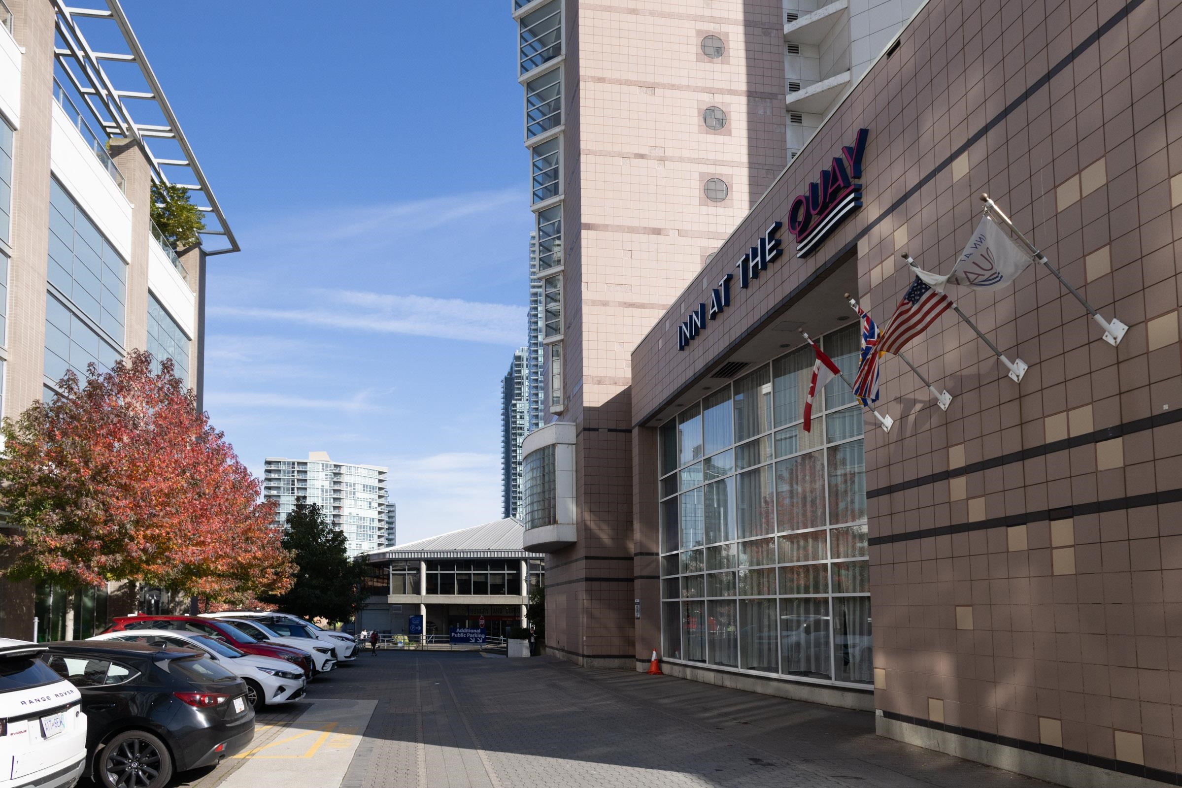 1607 908 QUAYSIDE DRIVE