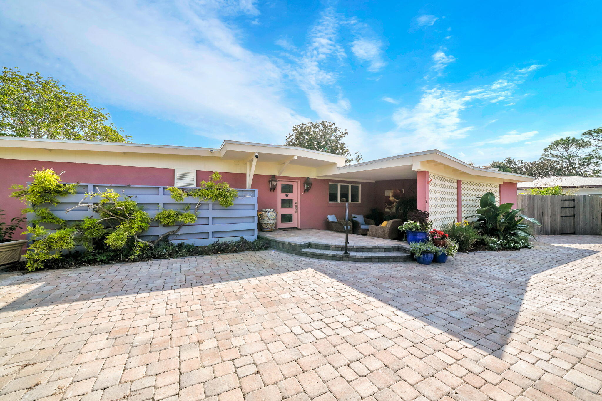 623 Pelican Drive