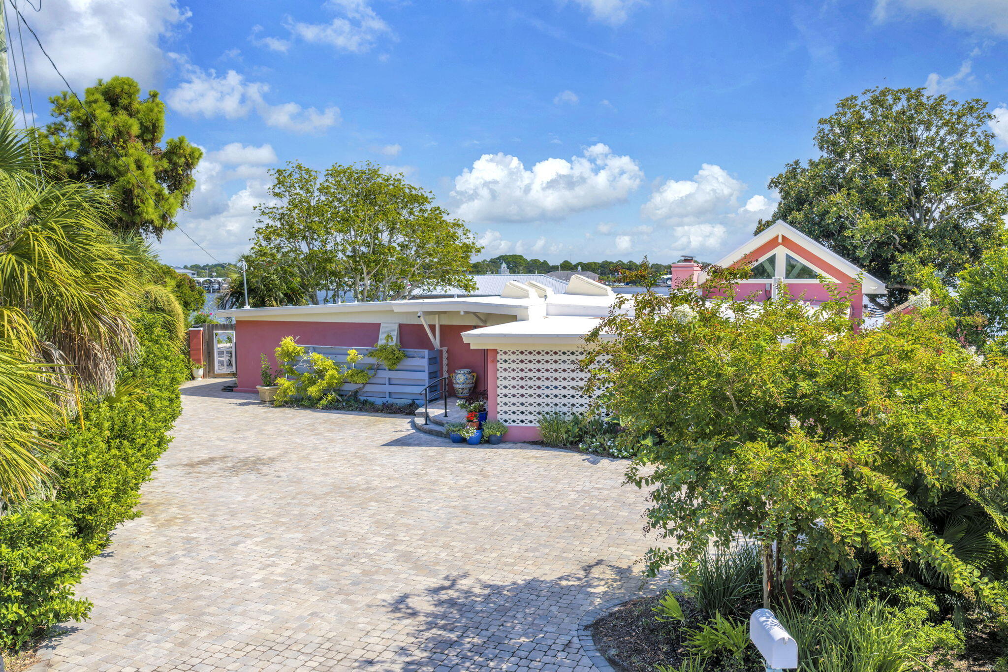 623 Pelican Drive