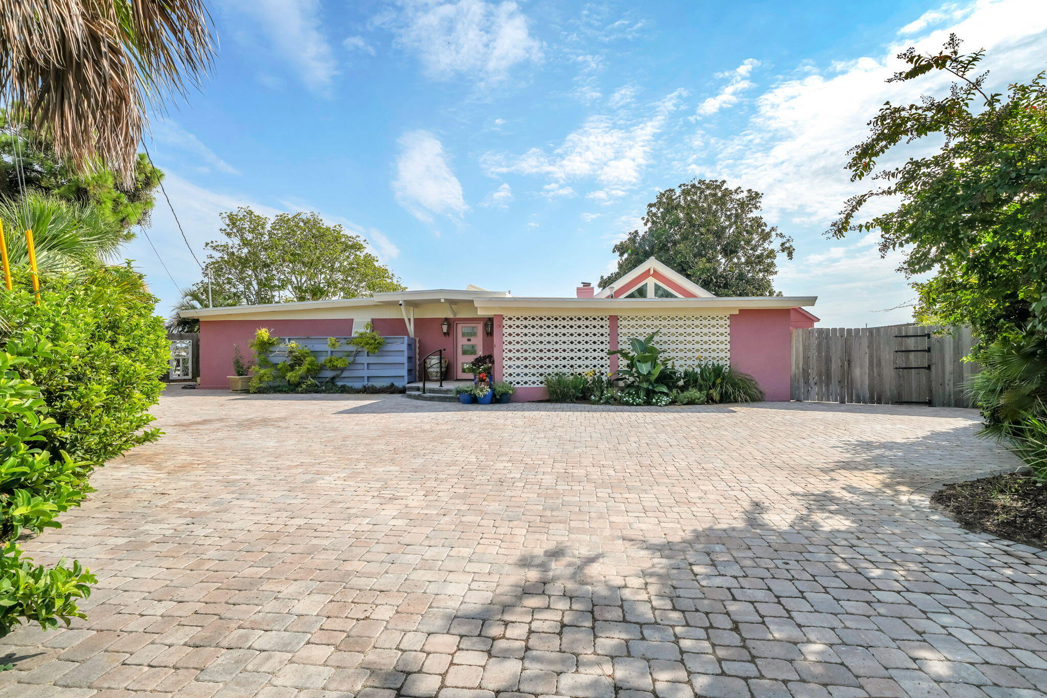 623 Pelican Drive