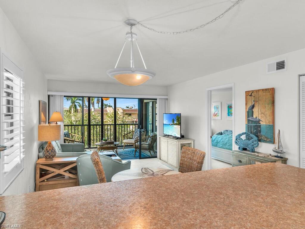 1012 Anglers CV # 301 Unit: D-301