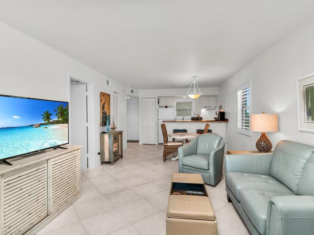 1012 Anglers CV # 301 Unit: D-301