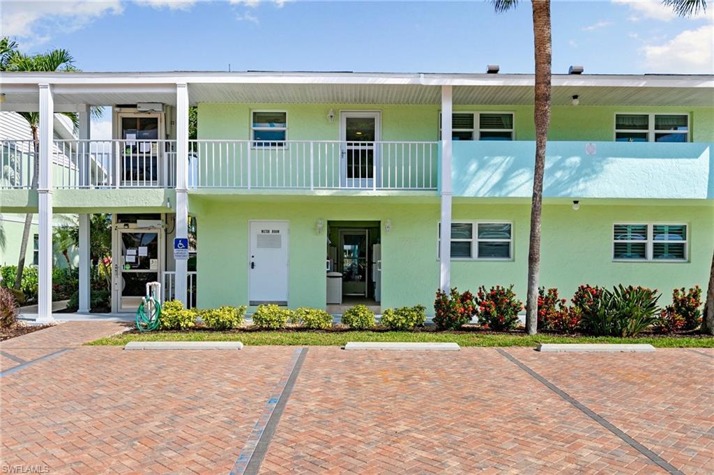 860 Panama CT # 211