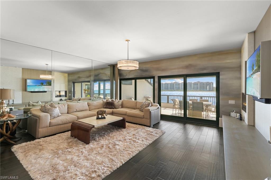 406 La Peninsula BLVD 406