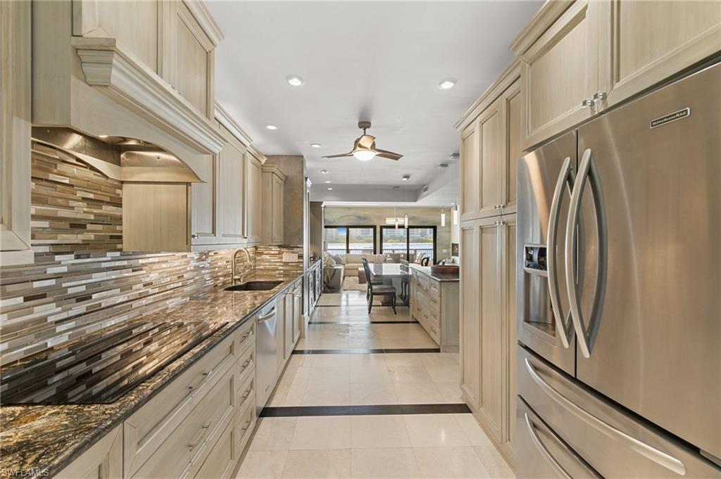 406 La Peninsula BLVD 406