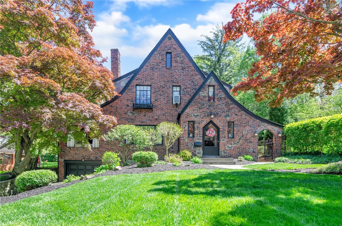 60 MOUNT LEBANON BLVD