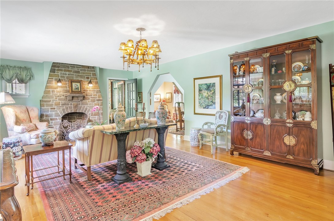 60 MOUNT LEBANON BLVD