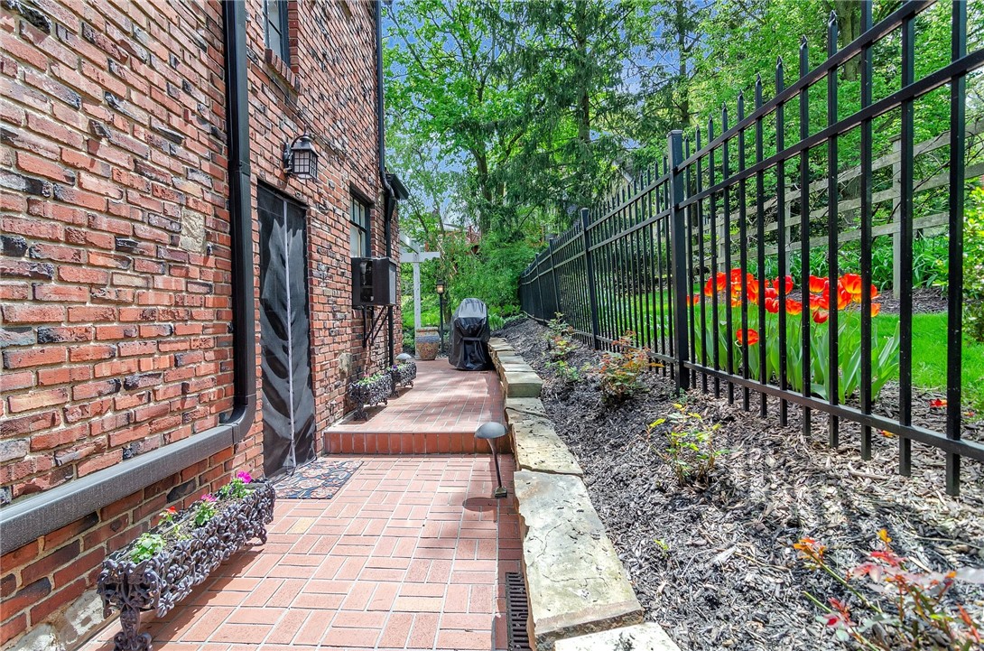 60 MOUNT LEBANON BLVD