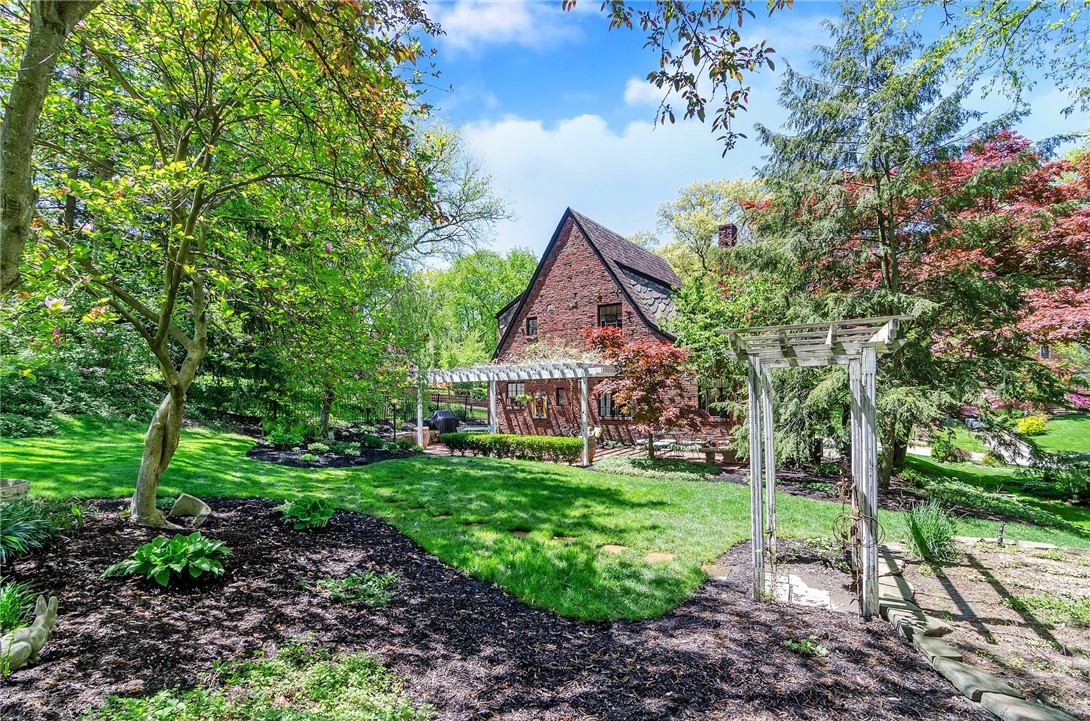 60 MOUNT LEBANON BLVD