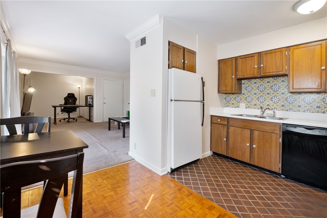 665 Robinwood Drive C