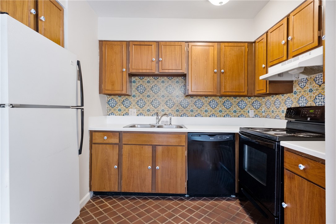 665 Robinwood Drive C