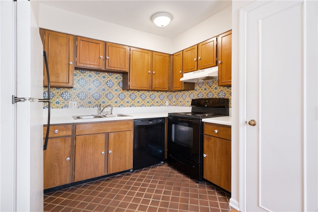 665 Robinwood Drive C