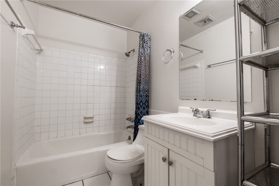 665 Robinwood Drive C