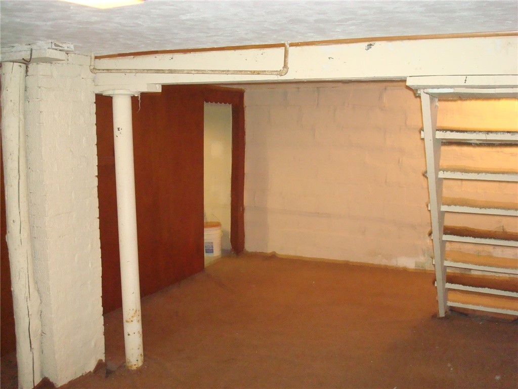 1301 Woodbourne Avenue