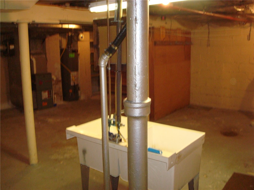 1301 Woodbourne Avenue