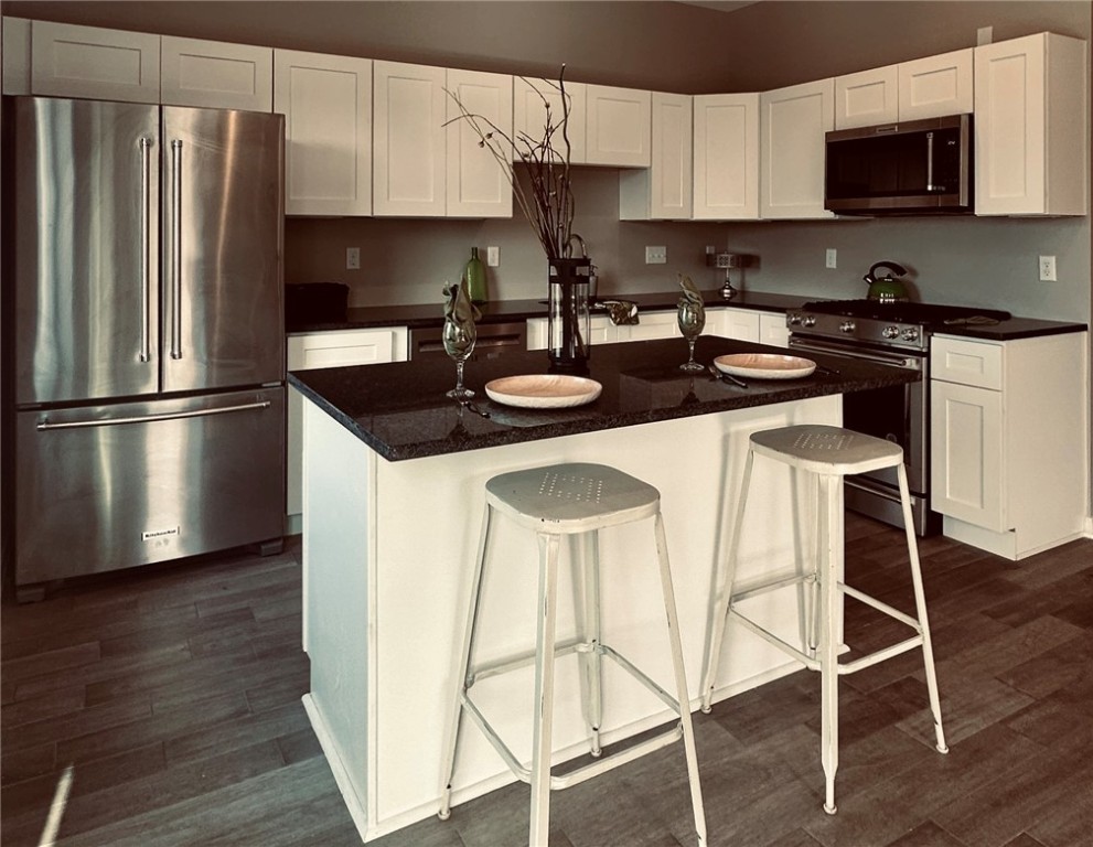 3809 Liberty Ave 304