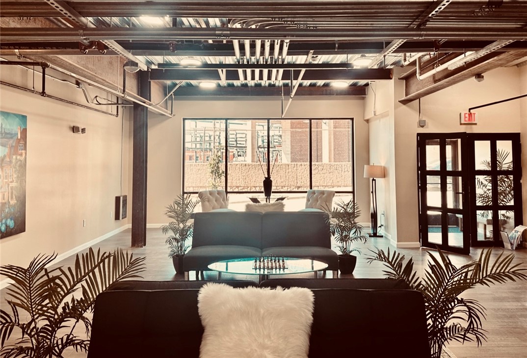 3809 Liberty Ave 304