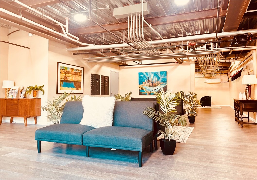 3809 Liberty Ave 304