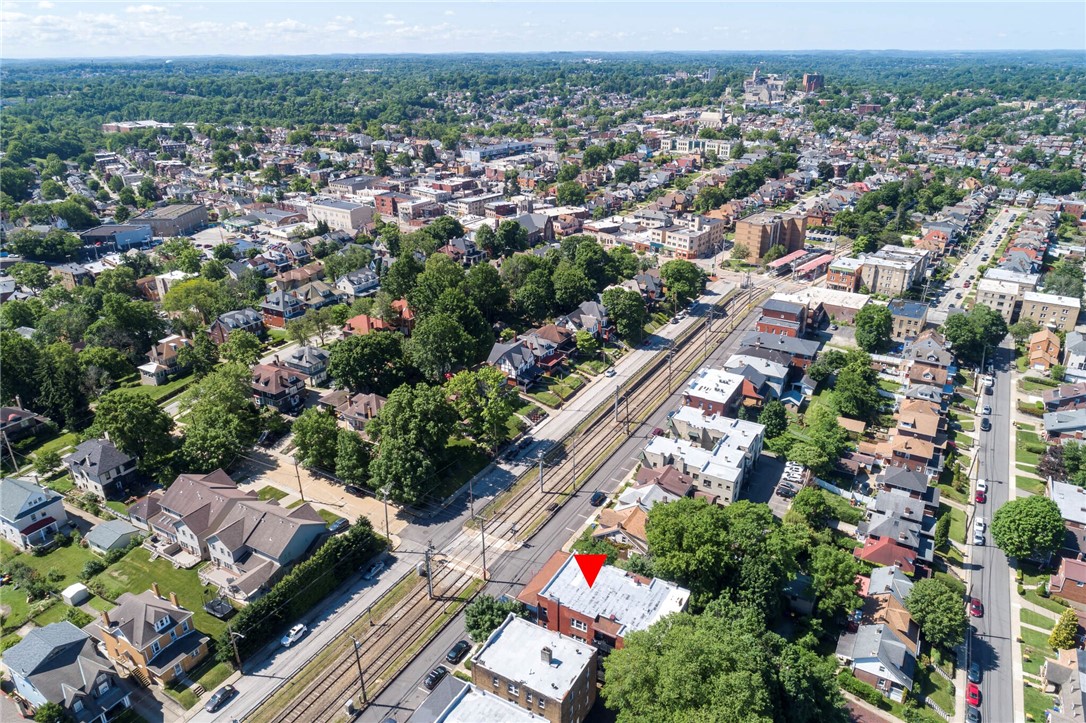 2750 BROADWAY AVENUE