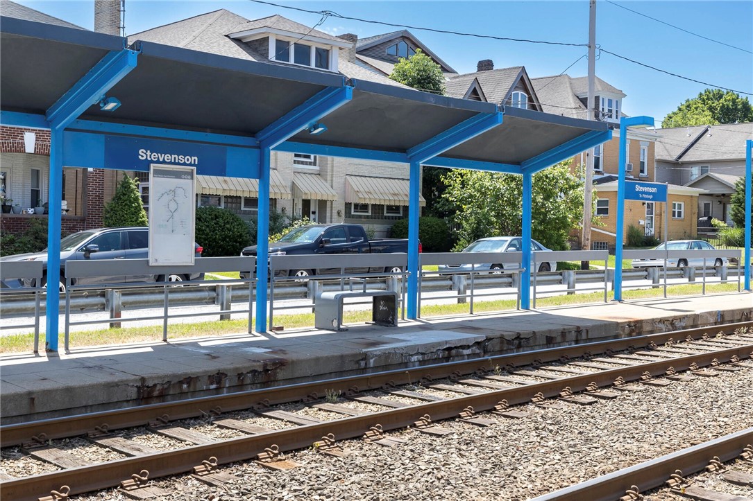 2750 BROADWAY AVENUE