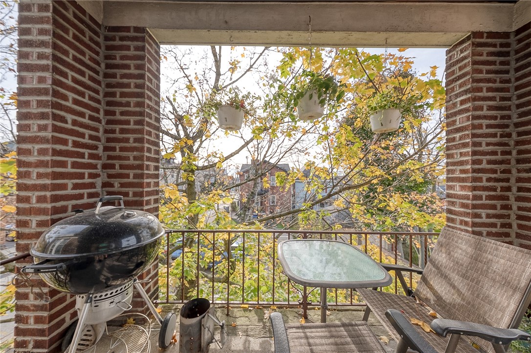 1501-1503 Kelton Ave