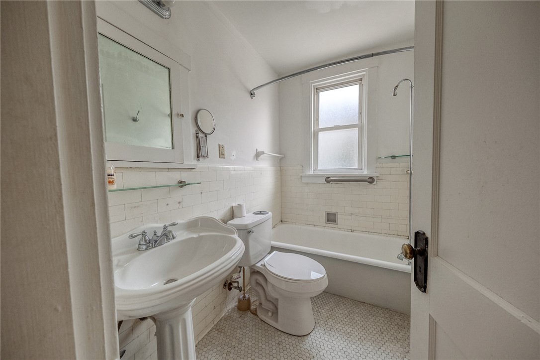 1501-1503 Kelton Ave