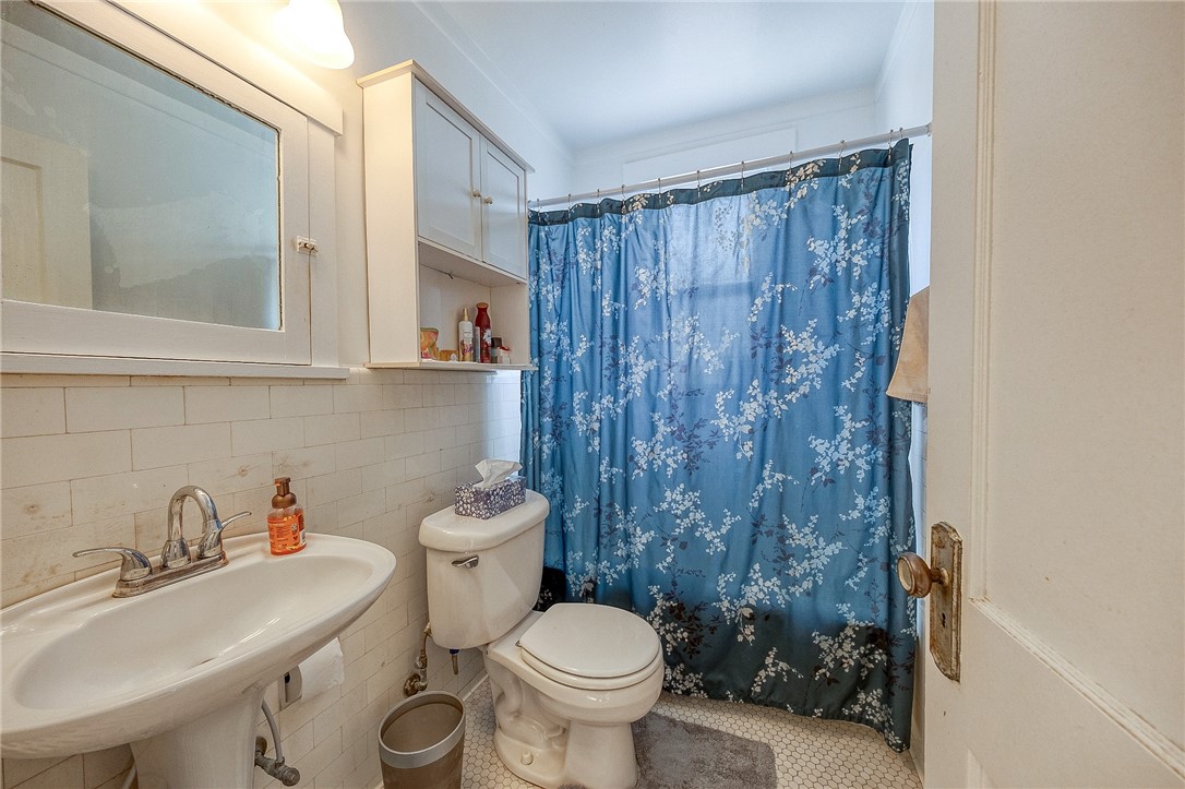 1501-1503 Kelton Ave