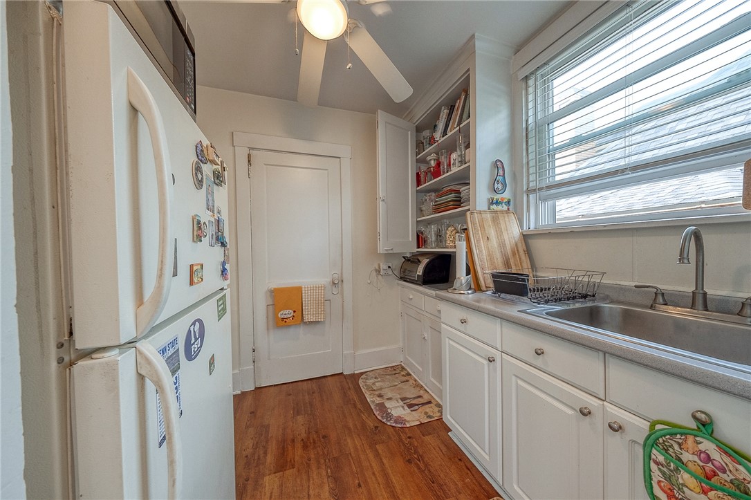 1501-1503 Kelton Ave