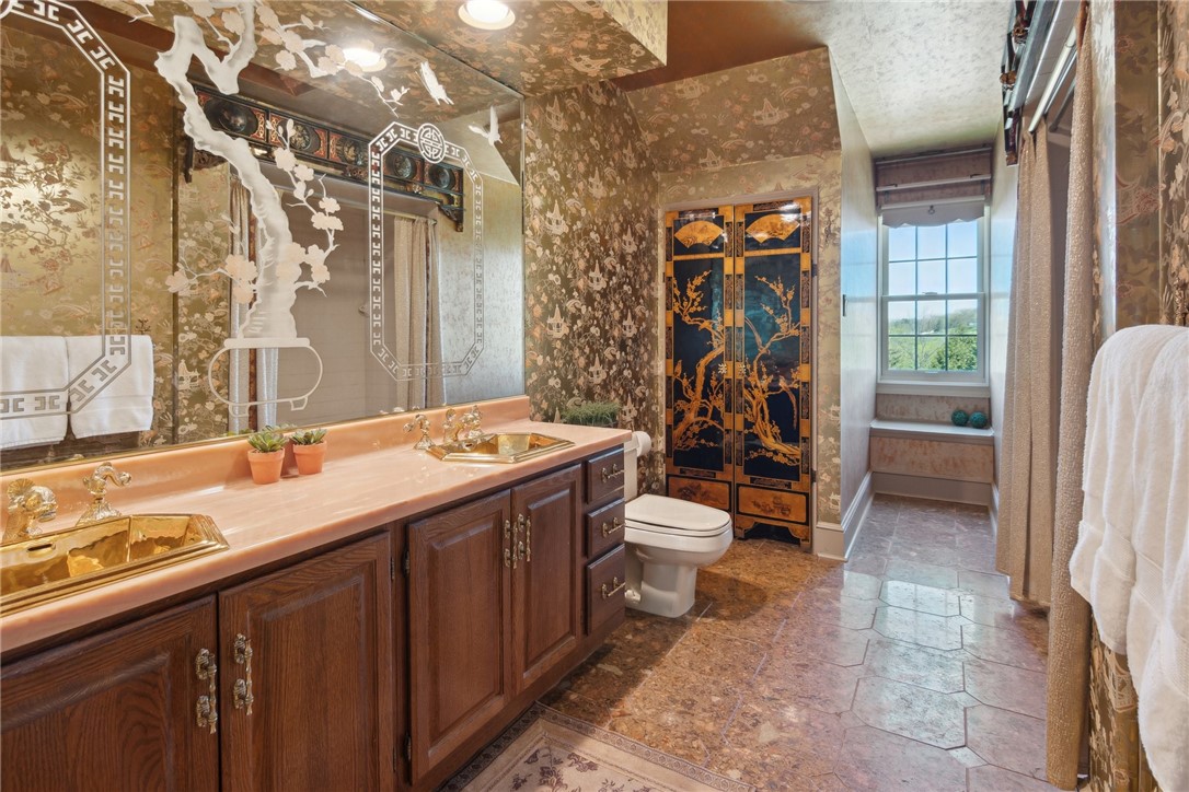 107 TREETOP LANE