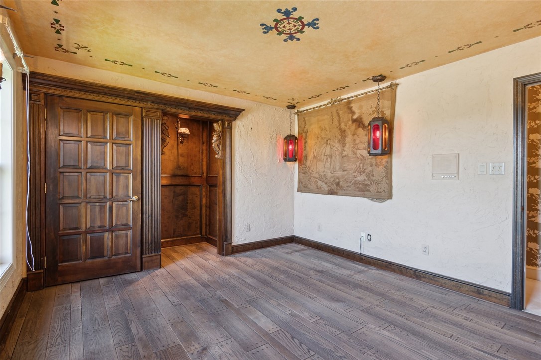 107 TREETOP LANE