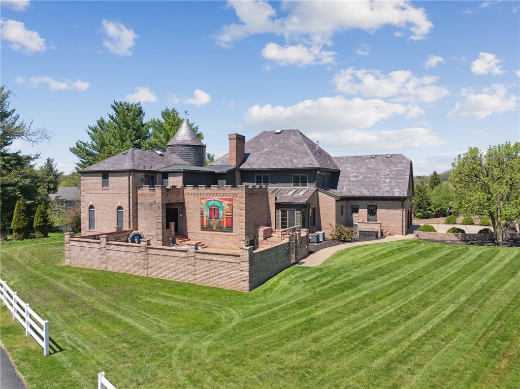 107 TREETOP LANE