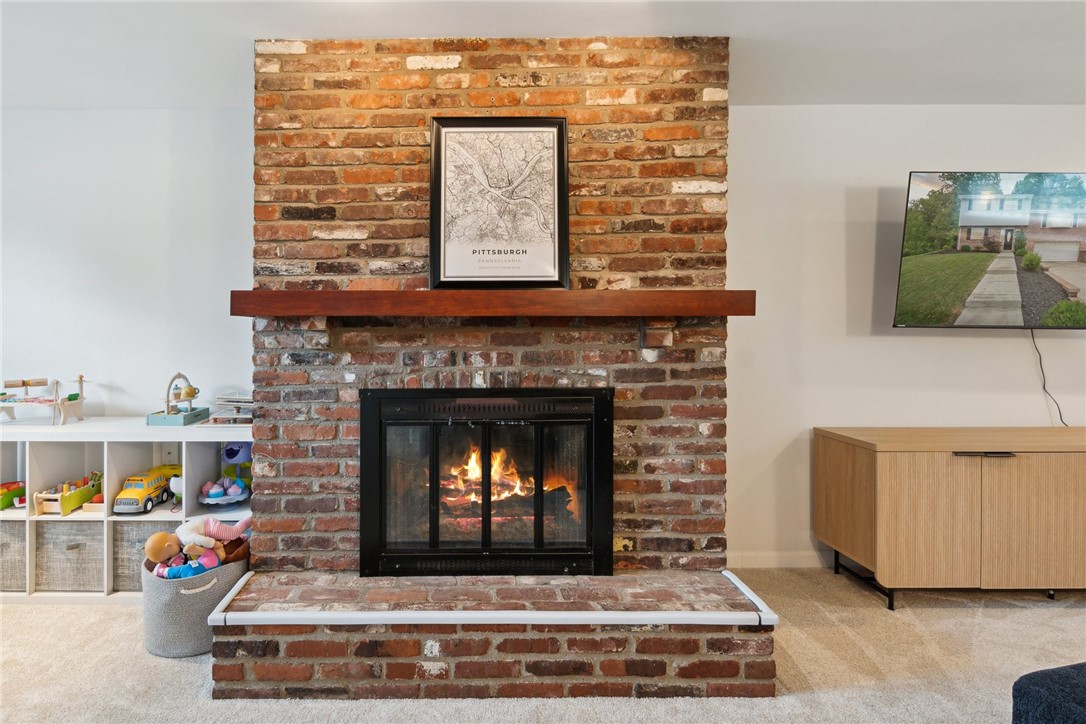 2465 GIANT OAKS DRIVE