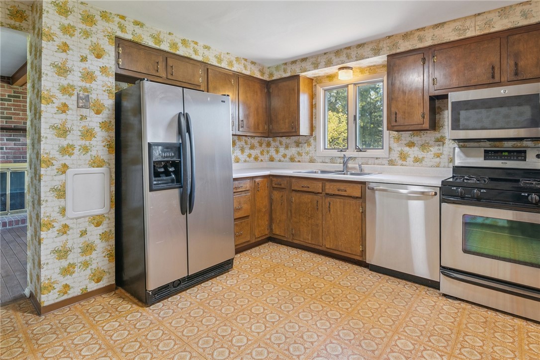 1216 Rolling Meadow Road