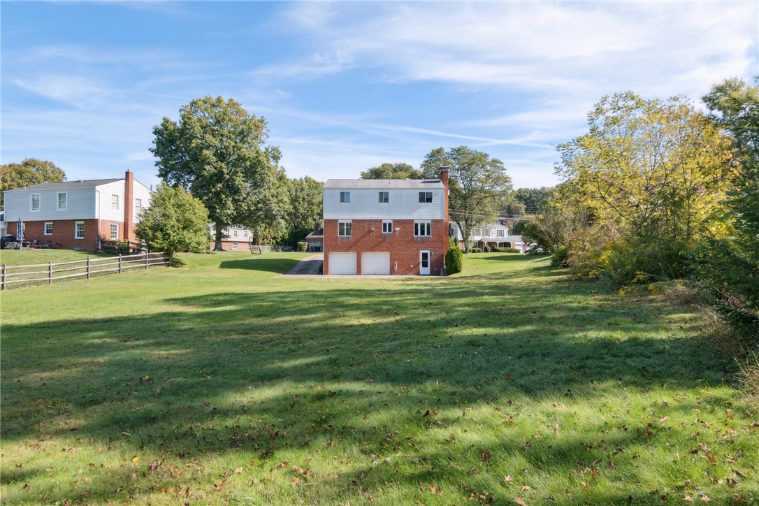 1216 Rolling Meadow Road