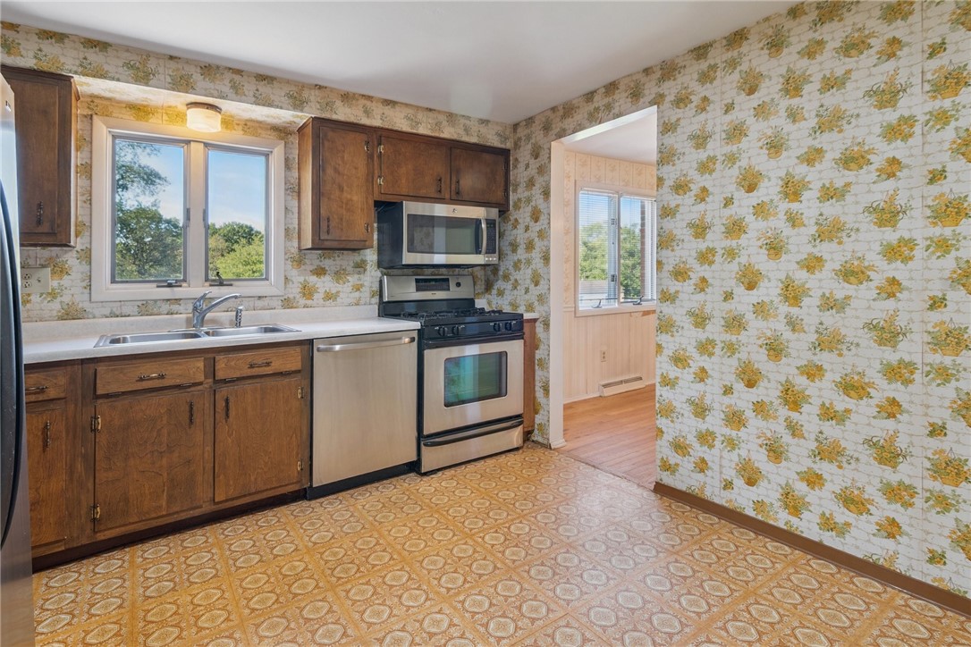 1216 Rolling Meadow Road