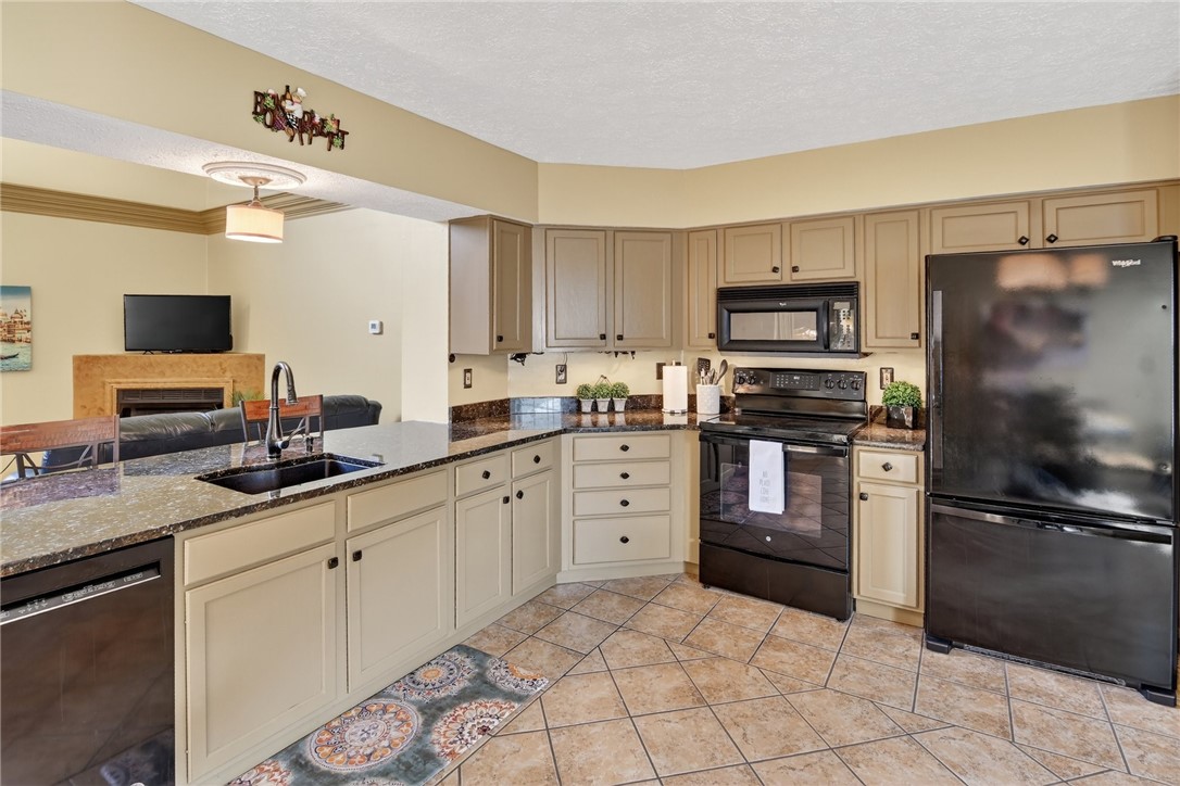 7081 CLUBVIEW DRIVE