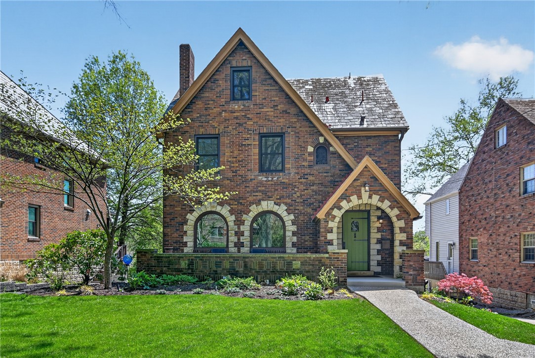 121 VERNON DRIVE