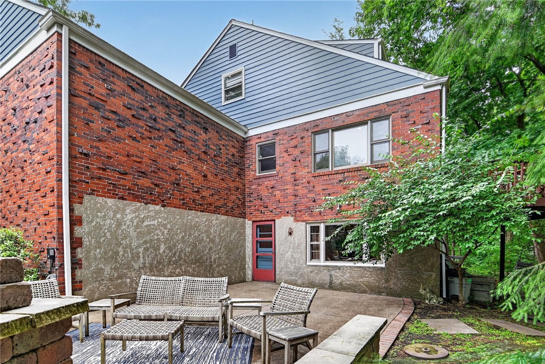 339 OAK FOREST DRIVE